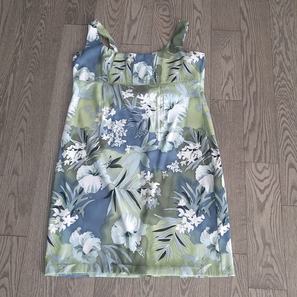 Beautiful dress by Connected Apparel🍀🍀🍀